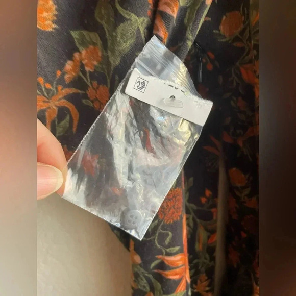 Chelsea 28 Puff Sleeve Satin Floral Dress NWT Size Small - Picture 7 of 9